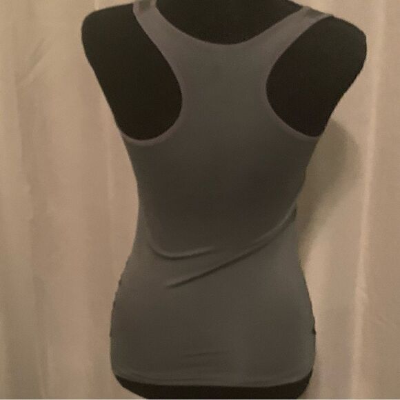 NWT Ladies Tank   - Picture 3 of 6